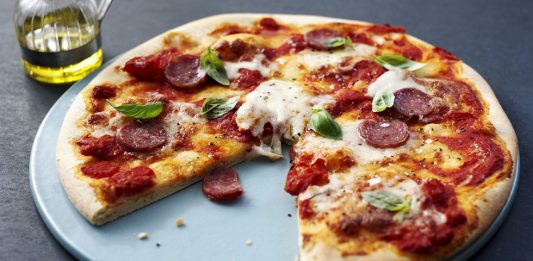 How to Make Pizza at Home with Easy Steps