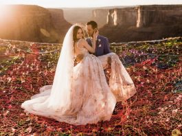 A Daring Couple Got Married 400ft above the Moab Canyon