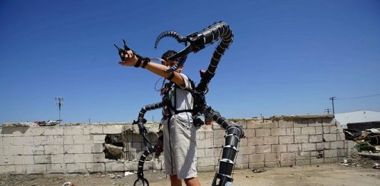 A Real-Life Doctor Octopus Suit Created Inspired by Spider-Man