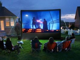 What Do You Need For Your DIY Backyard Movie Theatre?