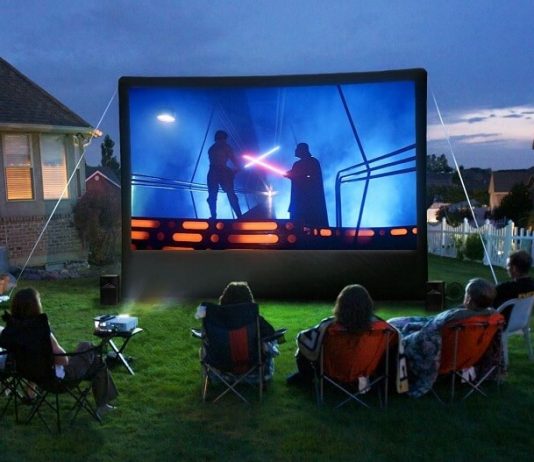What Do You Need For Your DIY Backyard Movie Theatre? What Do You Need For Your DIY Backyard Movie Theatre?